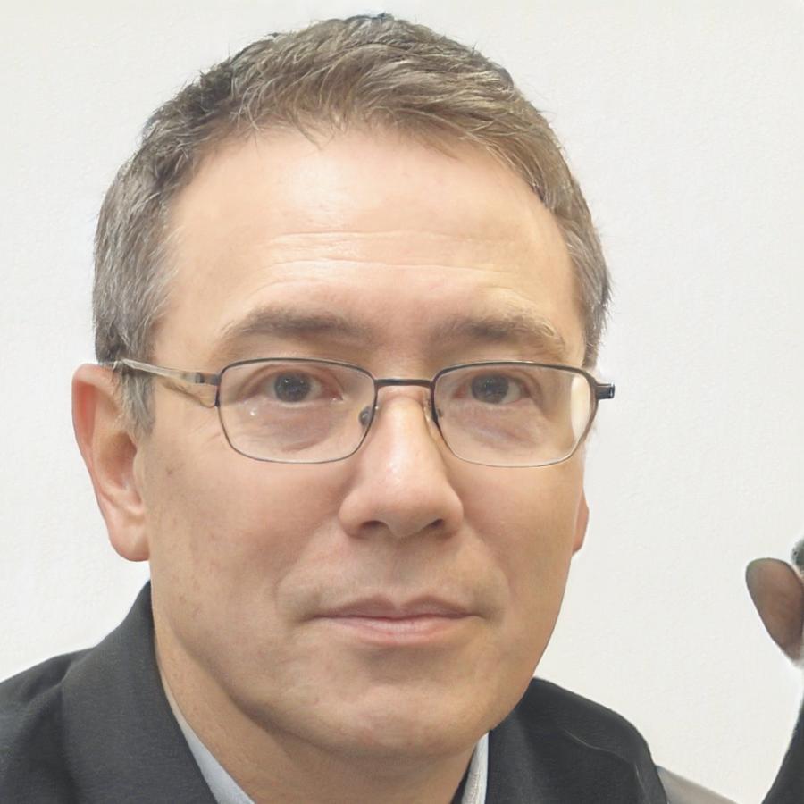 Dr. Marcus Weber